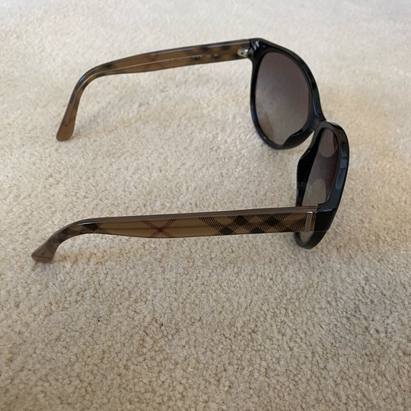 Burberry sunglasses B 4088-M main image 5